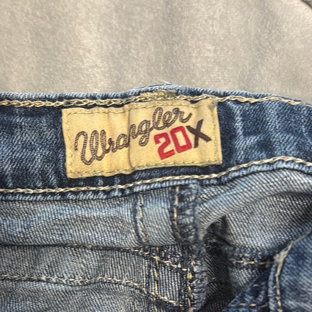 Wrangler Blue Jeans - Picture 5 of 11